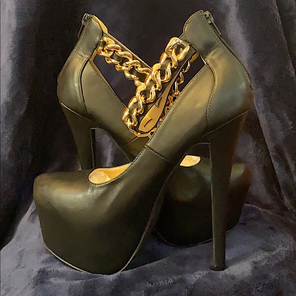 Heels - Picture 2 of 2